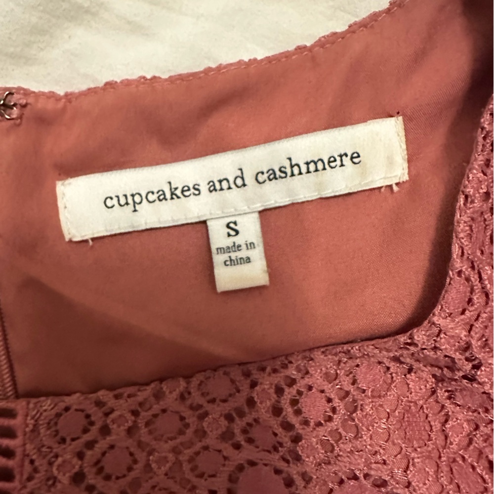 Cupcake and Cashmere Lace Dress - Picture 5 of 5